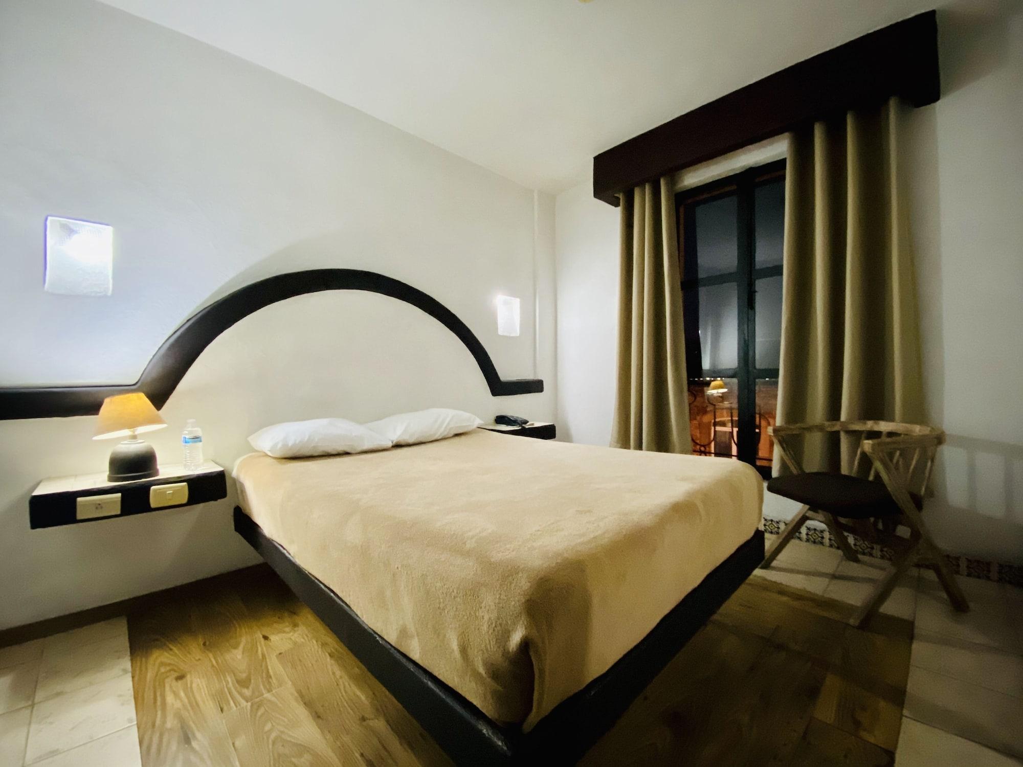 Hotel Plaza Морелія Екстер'єр фото